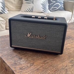 Marshall Black Bluetooth Speaker with Dynamic Sound